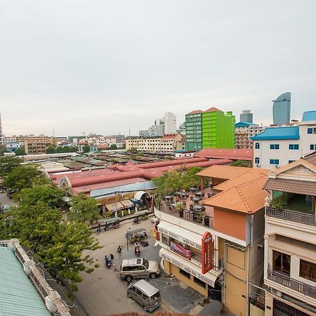 Flamingos Hotel Phnom Penh Exterior foto