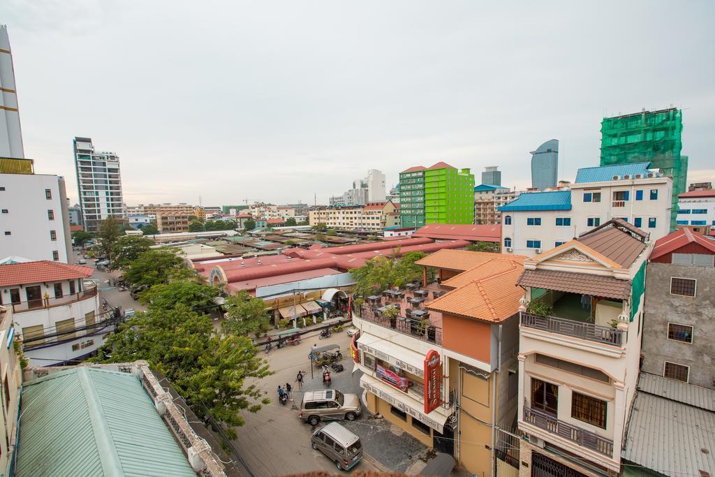 Flamingos Hotel Phnom Penh Exterior foto