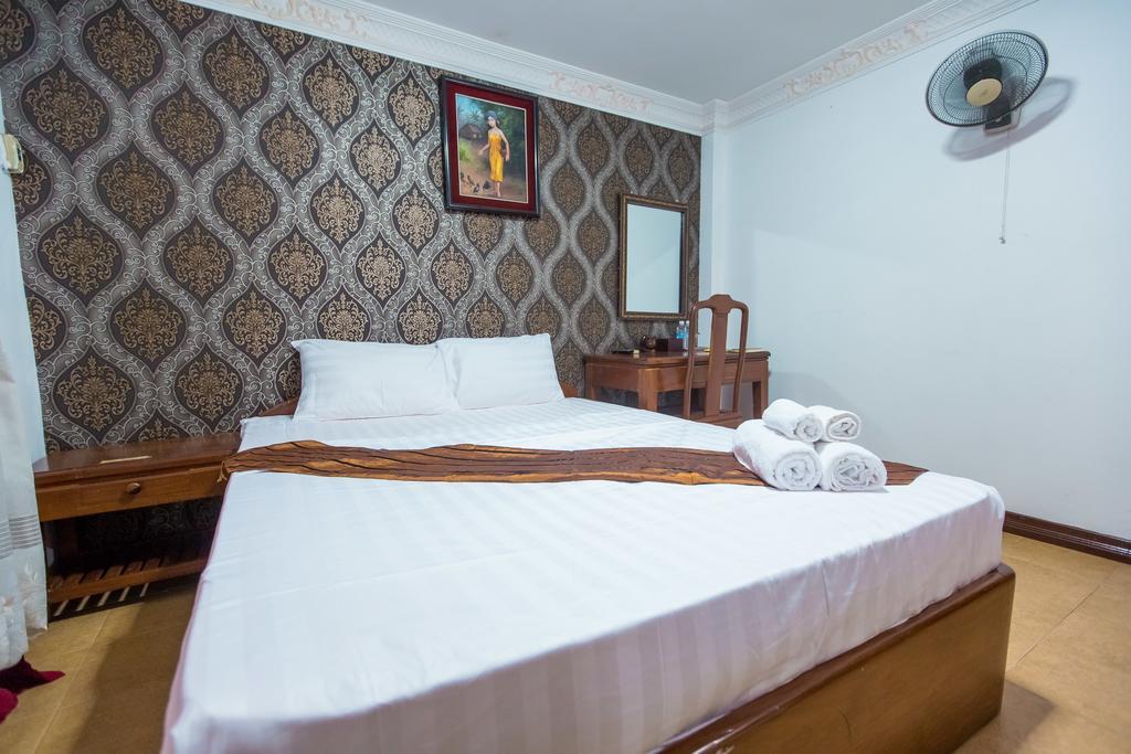 Flamingos Hotel Phnom Penh Exterior foto